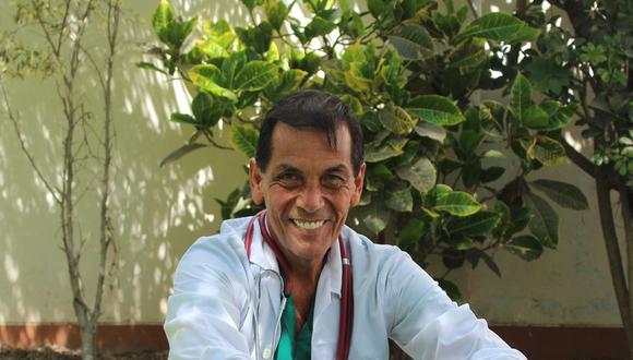 El médico Julio Grados acaba de publicar 'Los meniscos del fútbol peruano'
