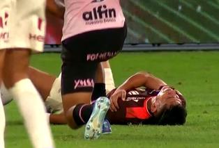 José ‘Tunche’ Rivera sufrió dura caída y salió lesionado en el Universitario vs. Sport Boys | VIDEO