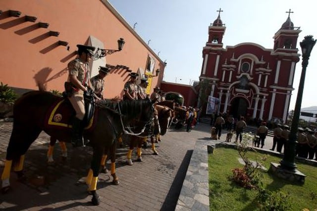 Más de 131 iglesias en Lima serán resguardadas por los agentes.