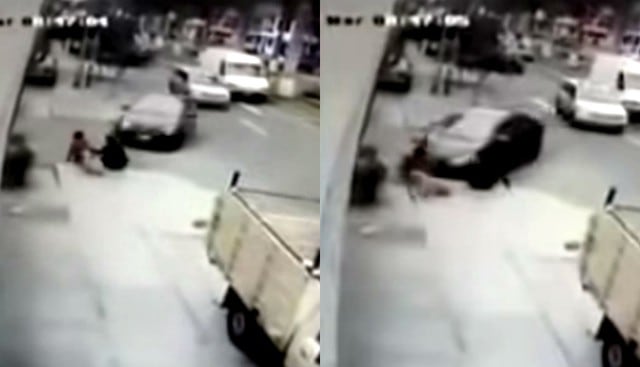 Captan brutal atropello a dos mujeres que estaban sentadas en una vereda y sueltan al conductor. Foto: Captura de pantalla de ATV Noticias