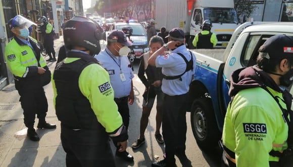 Con el apoyo de efectivos de la comisaría de Petit Thouars, la detenida fue conducida a la sede policial para las diligencias de ley. (MML)