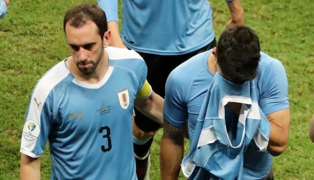 Luis Suárez lloró desconsoladamente por penal fallado. (Fotos: Agencias)