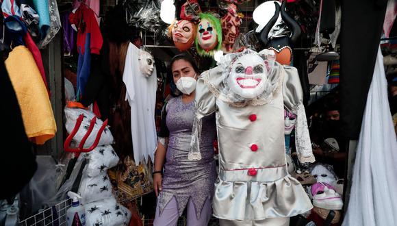 Vuelan disfraces para celebrar Halloween en casa en Mesa Redonda y Mercado  Central pandemia | ACTUALIDAD 