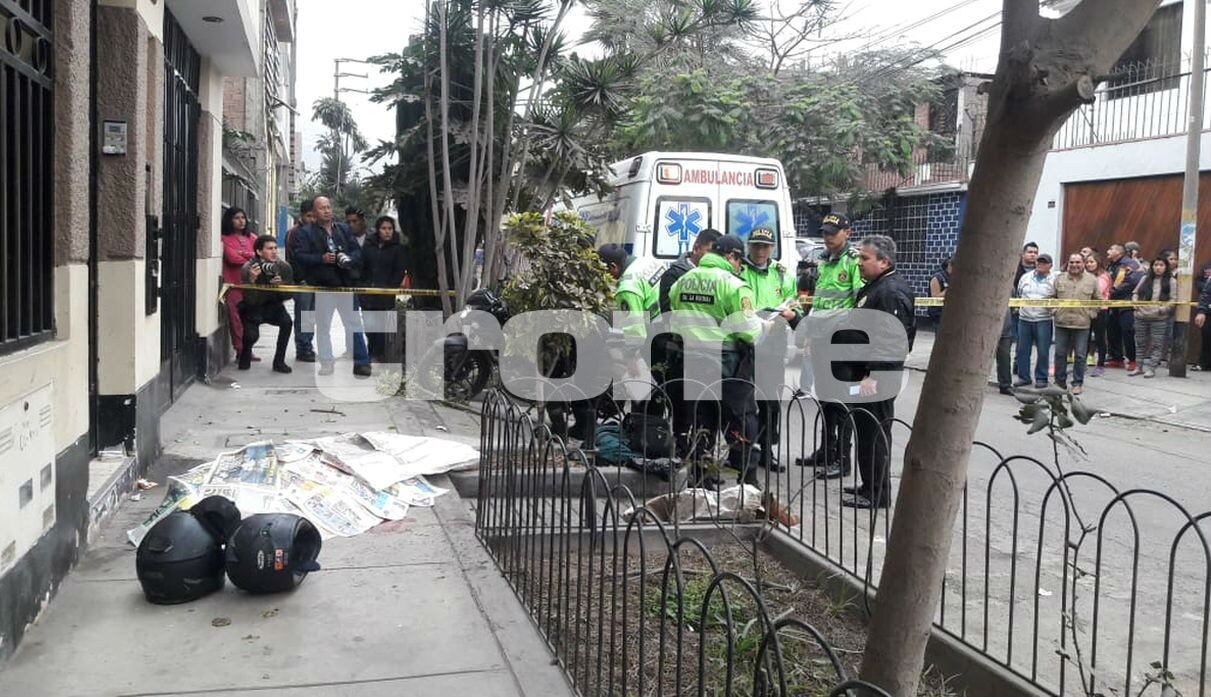 Infernal balacera entre raqueteros y policías deja un muerto y un efectivo herido en San Juan de Lurigancho. Foto: Trome