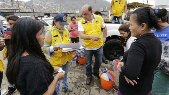 Municipalidad de Lima envió ayuda a afectados por incendio en comunidad shipiba de Cantagallo. Elos reclaman saneamiento del terreno que ocupan y eso genera polémica entre representantes de Lima y el Rímac. (Fotos: Difusión)