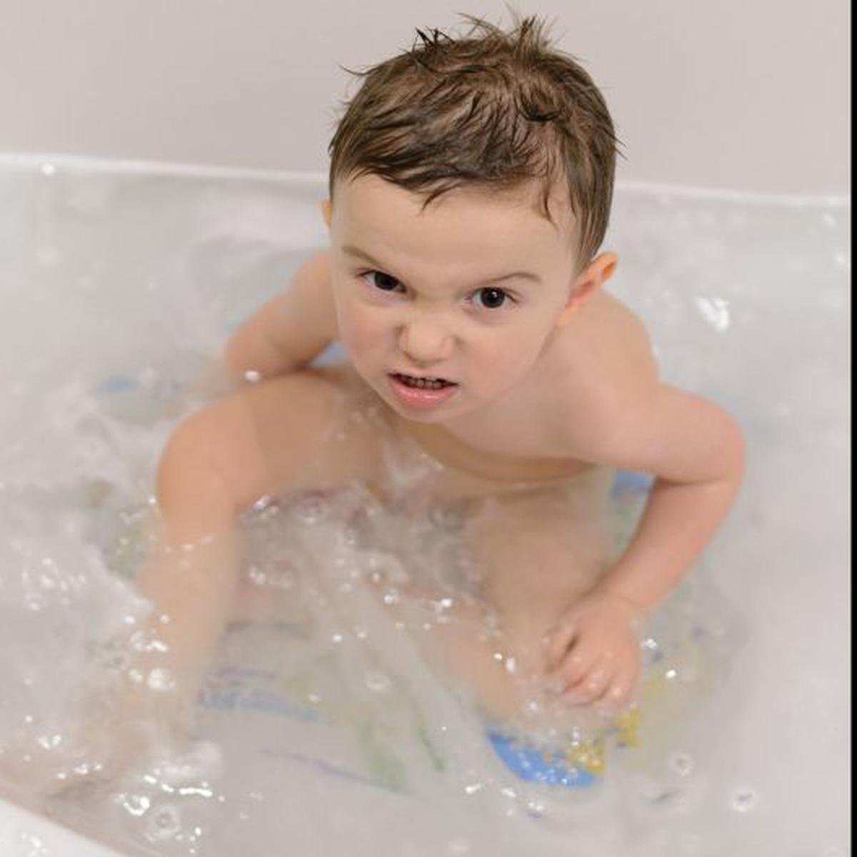 A tu hijo no le gusta bañarse? Anímalo de esta manera | FAMILIA 