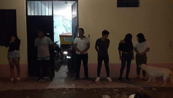 Los suboficiales, quienes visten polo blanco, permanecieron detenidos en una comisaría de San Martín hasta el domingo. (Foto: Fiscalía)
