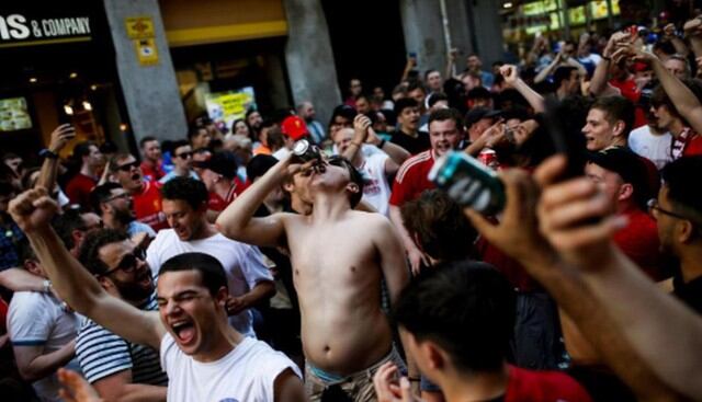 Liverpool vs Tottenham: Detuvieron a hincha de los 'Reds' por masturbarse en la Puerta del Sol y abusar de una turista. (Foto: Referencial)