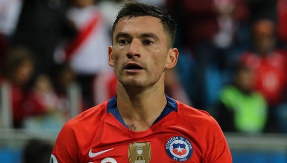 Charles Aránguiz en duda para afrontar el Perú vs. Chile de Eliminatorias. (Foto: AFP)