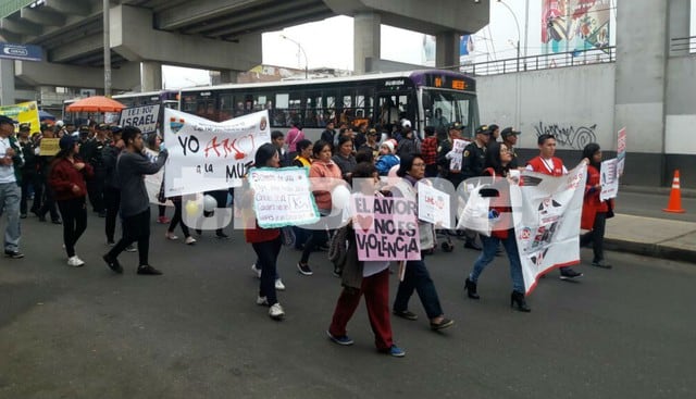 Marcha en San Juan de Lurigancho contra la violencia a la mujer. (Fotos: Trome)