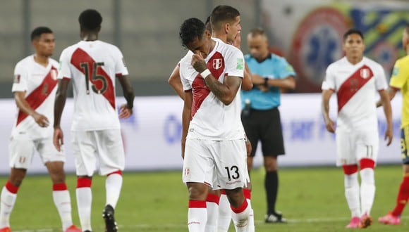 ¡Quedó fuera! Así fue la lesión de Renato Tapia por la cual tuvo que dejar el Perú vs Colombia - VIDEO | (Paolo Aguilar/Pool via AP)
