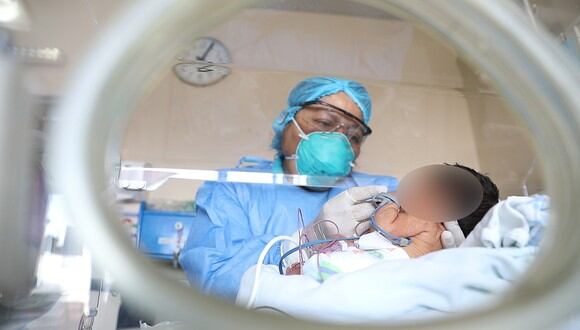 El segundo bebe de 38 semanas, que nació el martes 31 de marzo, también permanece internado en el mismo nosocomio. En tanto, su madre, diagnosticada con coronavirus fue trasladada a su vivienda.  (Foto Difusión)