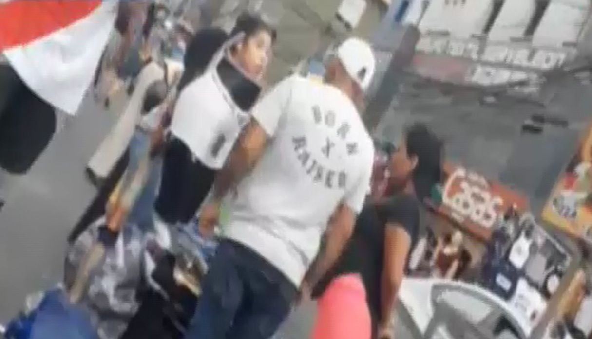 Acusan a gemelos de cobrar cupos y extorsionar a ambulantes de Gamarra. Foto: Captura de Panorama