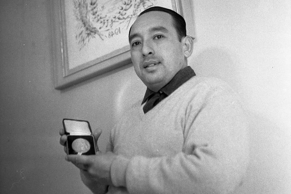 Edwin Vásquez Cam fue el primer representante peruano en ganar una medalla para el Perú. En los Juegos Olímpicos de Londres 1948 Edwin Vásquez obtuvo la medalla de oro en tiro olímpico, especialidad de pistola libre con distancia de 50 metros. (Foto: GEC Archivo Histórico)