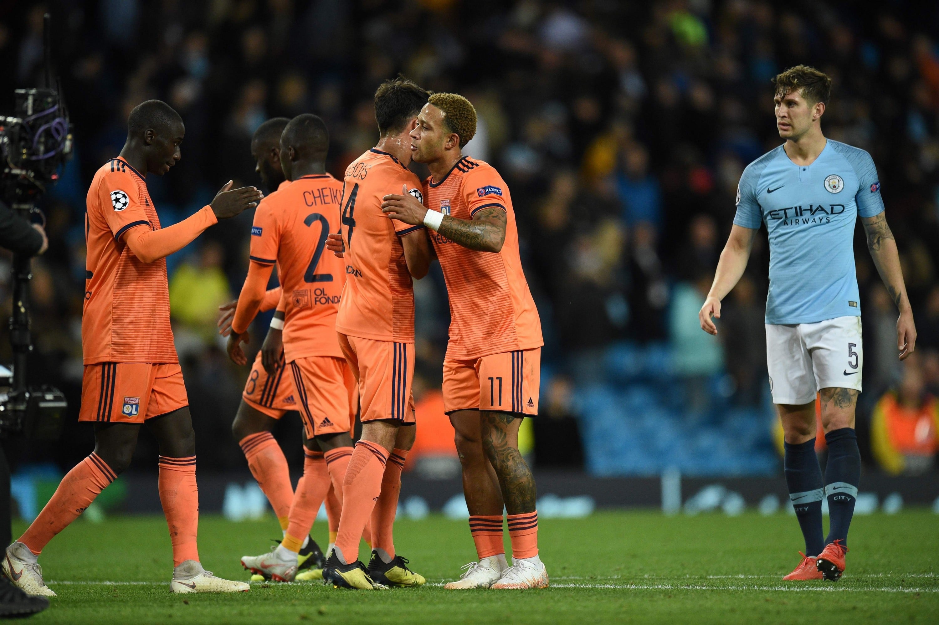 Manchester City sufrió tremendo golpe tras victoria de Lyon en Inglaterra.