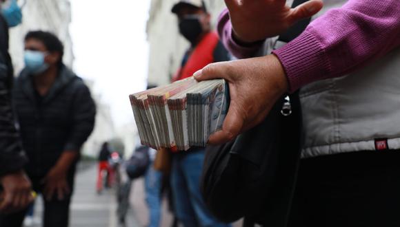 El dólar acumula una ganancia de 13.48% en el mercado cambiario peruano en lo que va del 2021. (Foto: GEC)