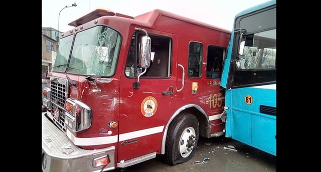Villa El Salvador: Bus de 'Los Chinos' chocó con camión de Bomberos que iba a una emergencia