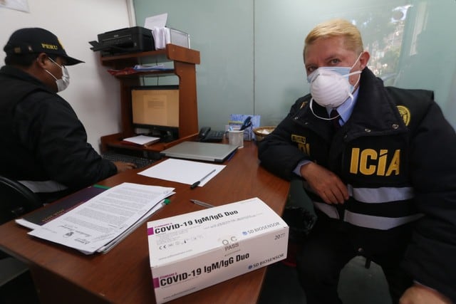 En el local ubicado en el Cusco se halló un caja de pruebas rápidas de descarte de coronavirus. (Foto: Juan Sequeiros)