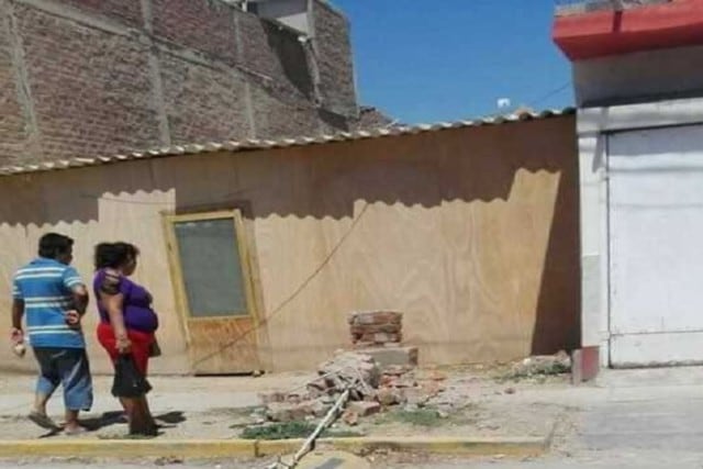 Un muerte se desplomó y cobró la vida de un menor de 13 años. Todo ocurrió en el distrito de Talara, Piura. Fotos: Andina