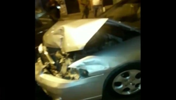 El vehículo de la responsable quedó destrozado. (Foto: Captura/América Noticias)