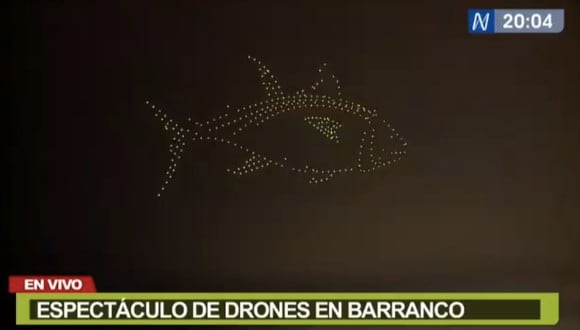 Realizan espectáculo de drones en Barranco pese a oleajes anómalos en el litoral peruano