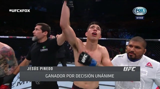 Jesús Pinedo se impuso a Devin Powell en su debut en el UFC. (Captura Fox Sports)
