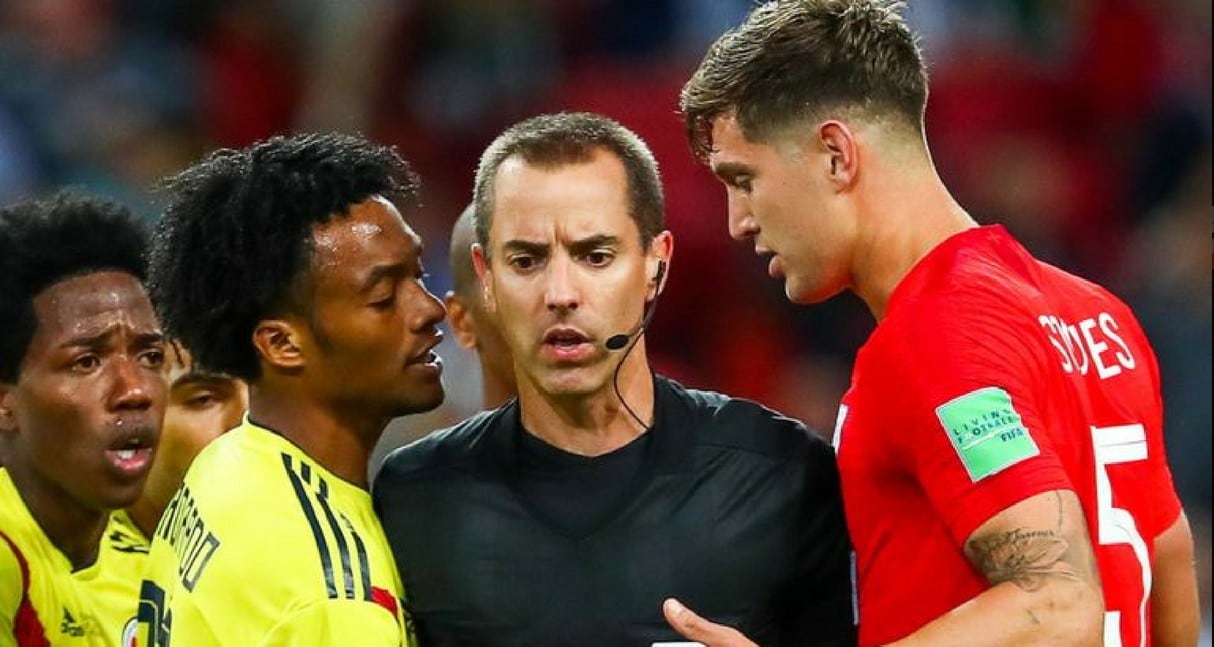 Defensa de Inglaterra criticó un excesivo juego sucio de la selección de Colombia