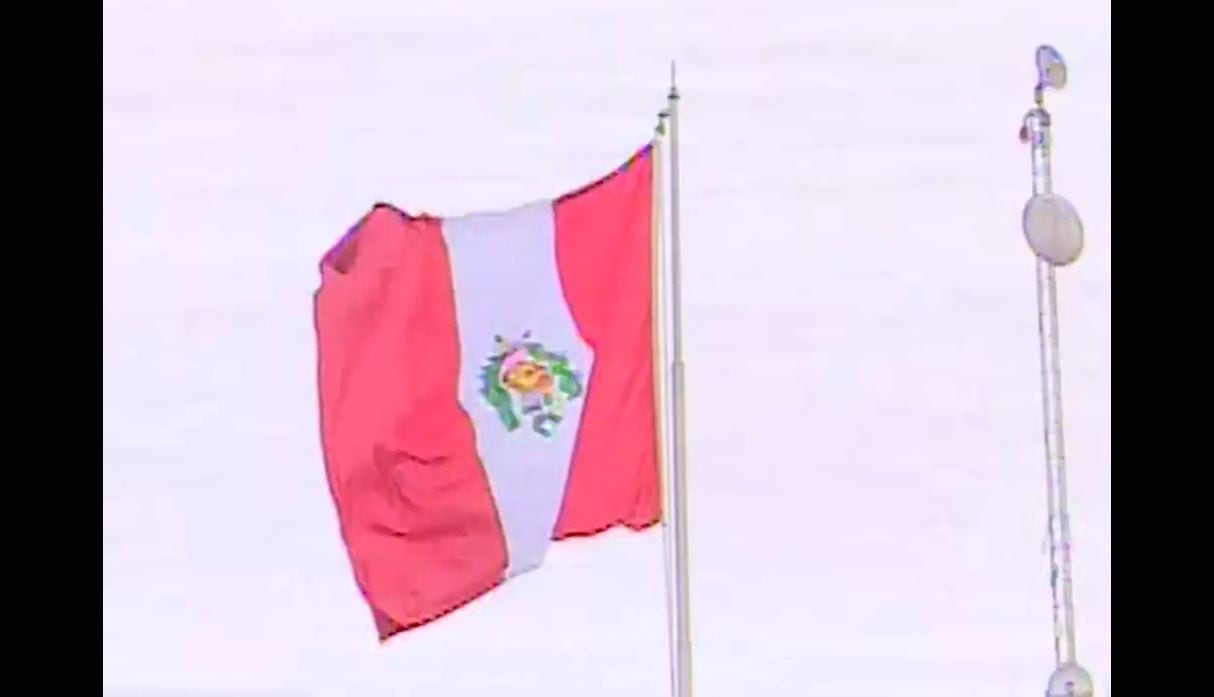 Bandera izada al revés en sede del Poder Judicial
