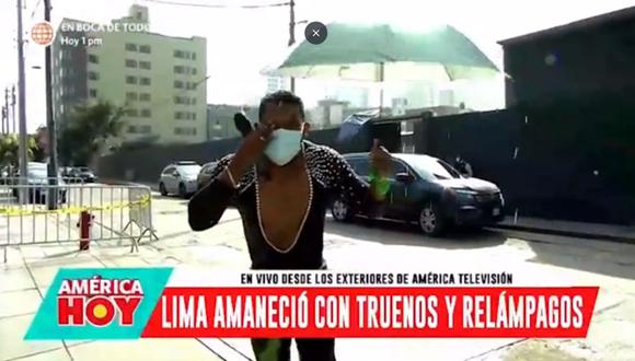 ‘Giselo’ protagonizó hilarante momento tras recibir baldazo de agua en vivo en “América Hoy”. (Foto: Captura de video)