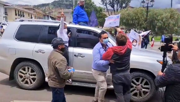 César Acuña pasó por un momento bochornoso en Cajamarca. (Facebook)