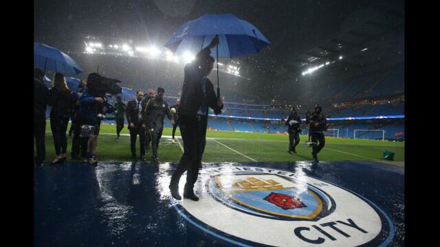 El partido del Manchester City vs. Borussia Dortmund fue aplazado por la torrencial lluvia. (Fotos: Agencias)
