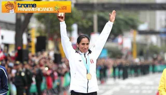 Momento de la entrega de la medalla de oro a Gladys Tejeda en los Juegos Panamericanos 2019