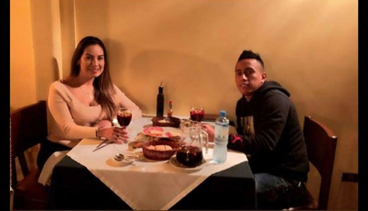 Christian Cueva con su esposa y familia (Fotos: Instagram)