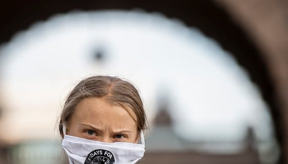 La activista climática sueca Greta Thunberg participa en una protesta de Fridays For Future frente al Parlamento sueco (Riksdagen) en Estocolmo el 25 de septiembre de 2020. (JONATHAN NACKSTRAND/AFP).