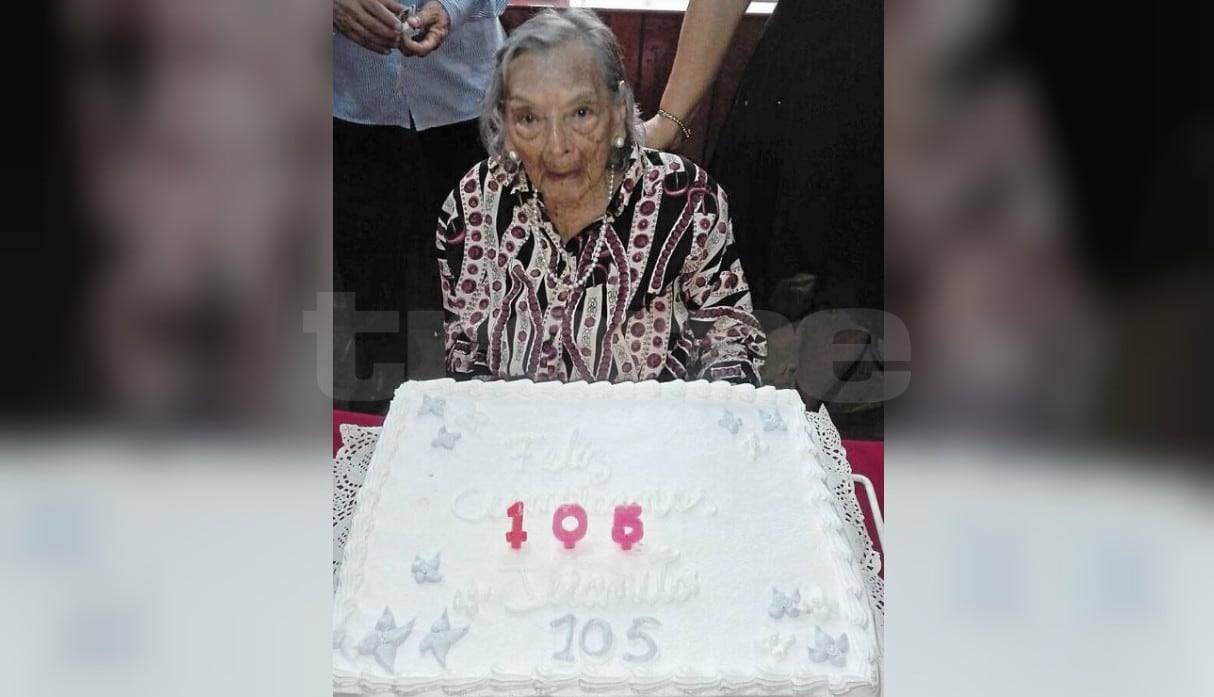 Peruanos longevos: Doña Juanita celebró 105 años y brindó con cervecita