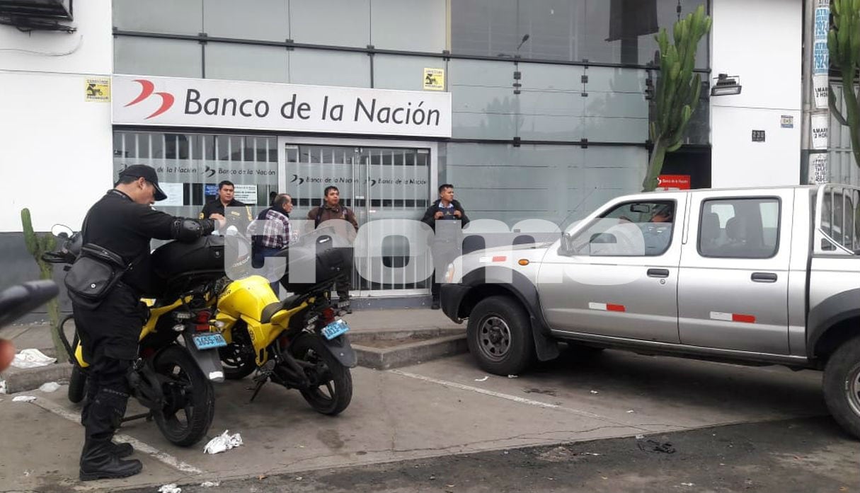 Se meten al Banco de la Nación a robar pero no lograron desactivar la alarma y salieron corriendo. Foto: Mónica Rochabrum