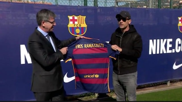 FC Barcelona: Eros Ramazzotti visita los entrenamientos y parece del equipo - 1