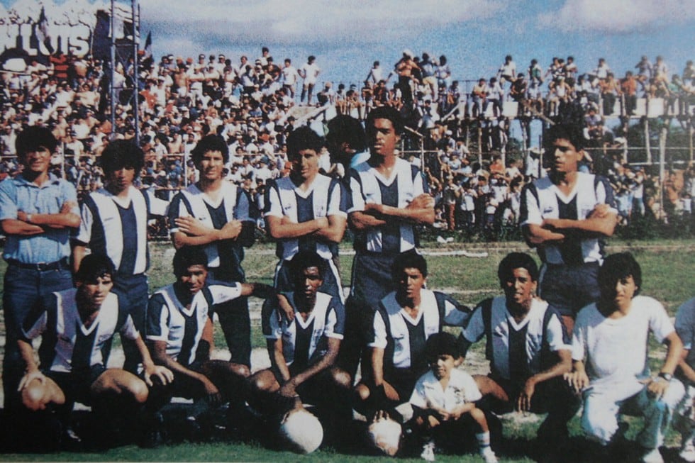Este es el equipo de Alianza que derrotó por 1-0 a Deportivo Pucallpa el 8 de diciembre de 1987, con ese resultado se consolidaba como puntero del descentralizado. (Reproducción fotográfica)