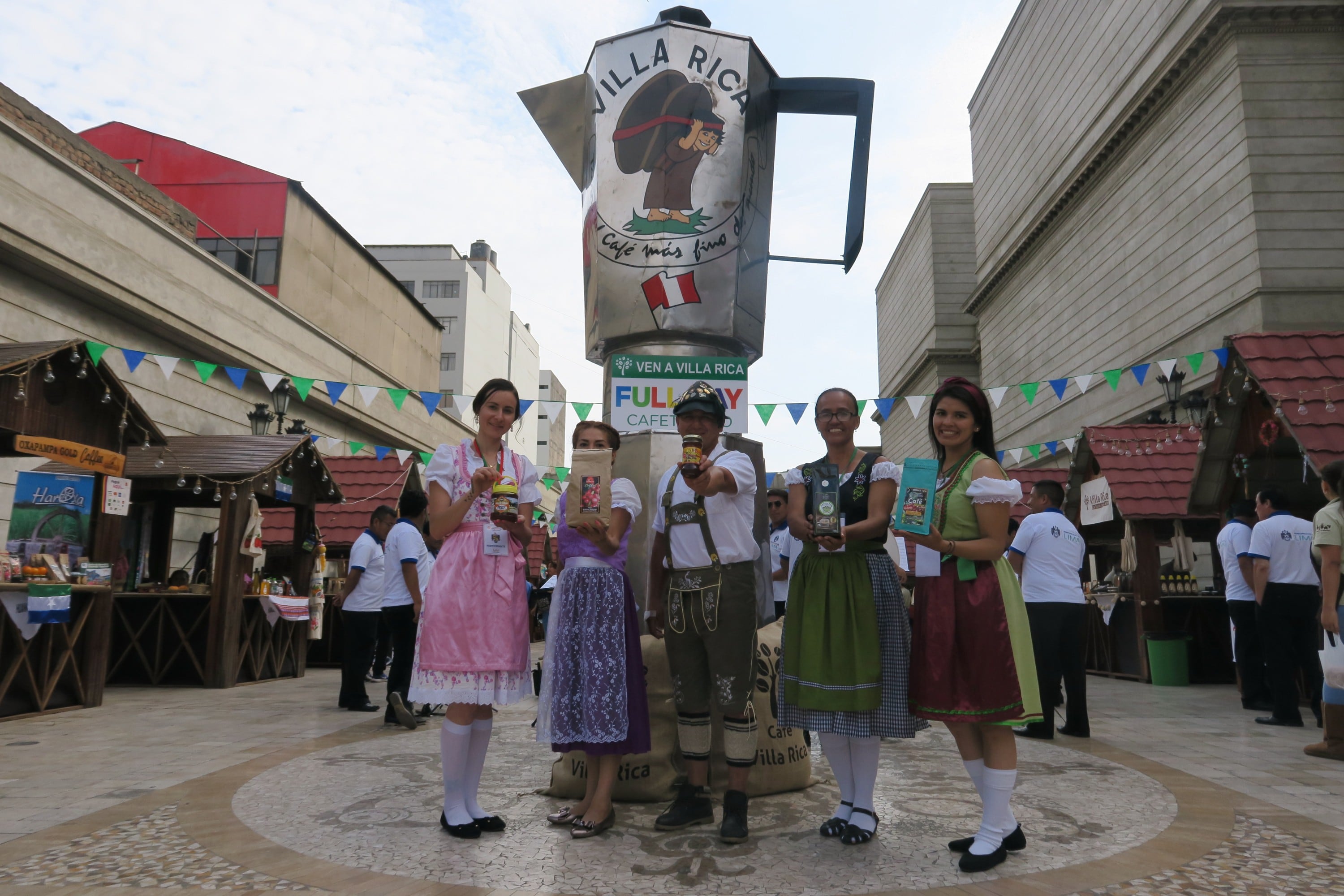Feria está hasta hoy en la plazuela del Teatro Municipal de Lima.