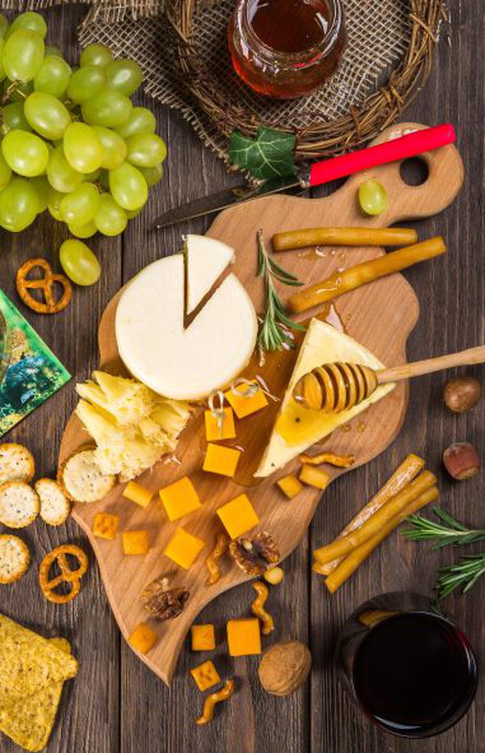 Una tabla de quesos es una forma creativa de probar, maridar productos y experimentar una gran variedad de sabores, texturas y aromas. (Foto: Pixabay)
