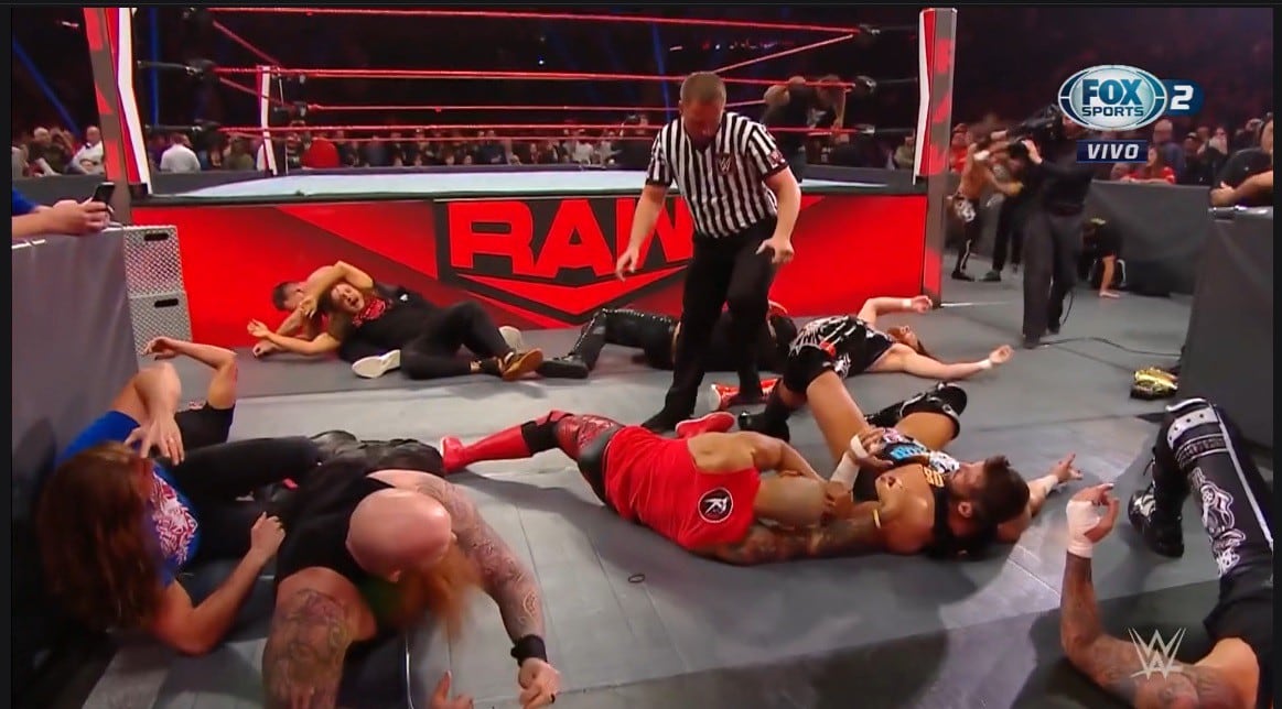 Esta vez los luchadores de NXT invadieron WWE Monday Night RAW. (Captura FOX Sports 2)