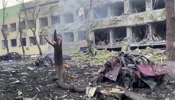 El hospital Children’s and Women’s Health en Mariupol quedó destrudio tras un bombardeo de las fuerzas rusas. (Foto: National Police of Ukraine / AFP)