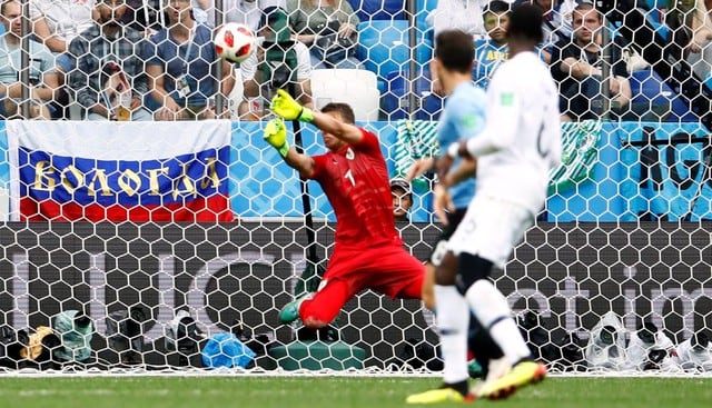 Gol de Griezmann tras error de Muslera por cuartos de final del Mundial Rusia 2018