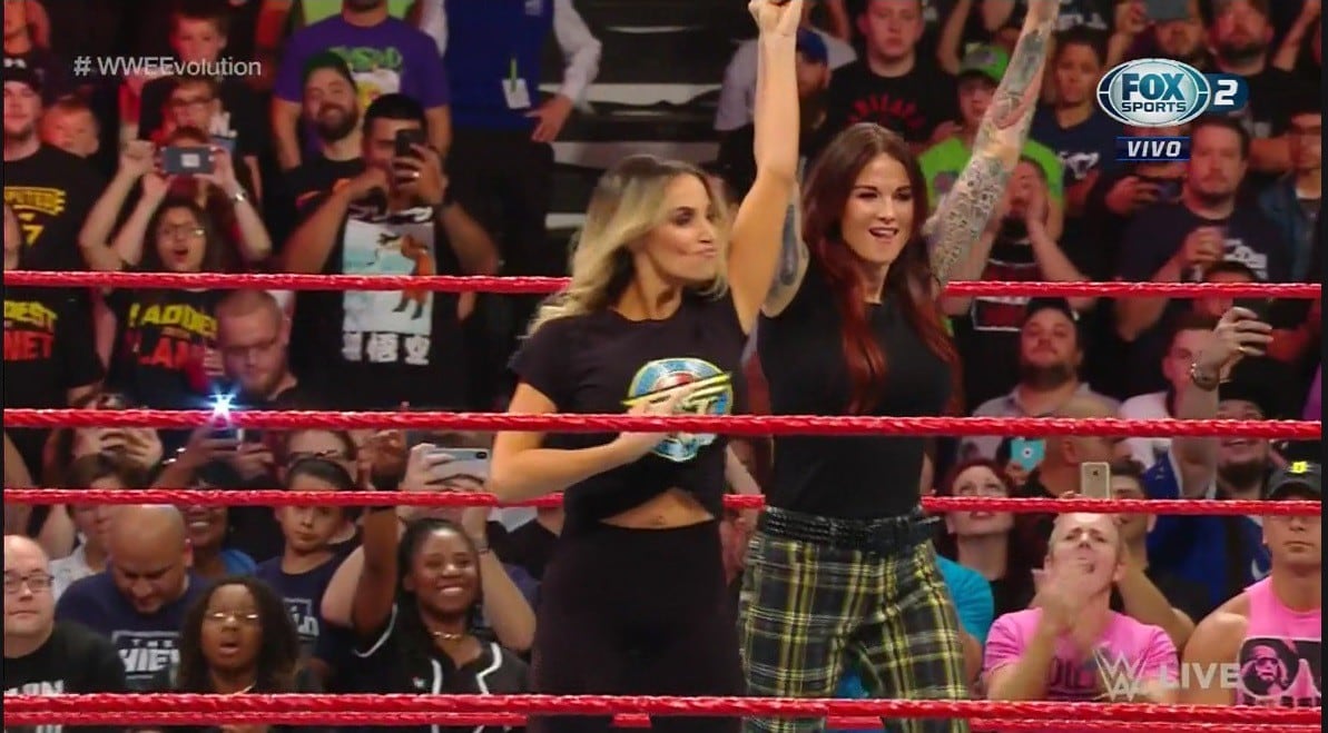 Lita y Trish Stratus hicieron suspirar a miles de fans. (Captura WWE)