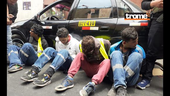 'Los Malditos del Barrio Chino', entre ellos un peruano y cuatro venezolanos, fueron intervenidos por intentar asaltar un banco. (fotos: Mónica Rochabrum/trome)