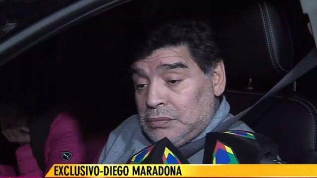 Maradona da entrevista manejando su auto en evidente estado de ebriedad