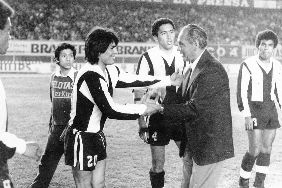 Hugo Sotil integró el equipo que logró el bicampeonato los años 1977 y 1978. Luego tuvo una destacada participación en la Copa Libertadores de 1978, llevando al equipo íntimo hasta las semifinales (anotó cinco goles en nueve partidos). (Foto: GEC Archivo Histórico)