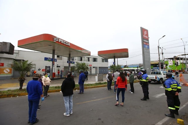 Reportan posible de fuga de gas en grifo de San Luis.  Fotos: Fernando Sangama