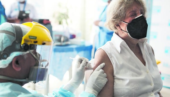 Vacunación antiCOVID-19 se realizará a todos los peruanos y residentes extranjeros, según precisó el Minsa. (Foto: GEC)