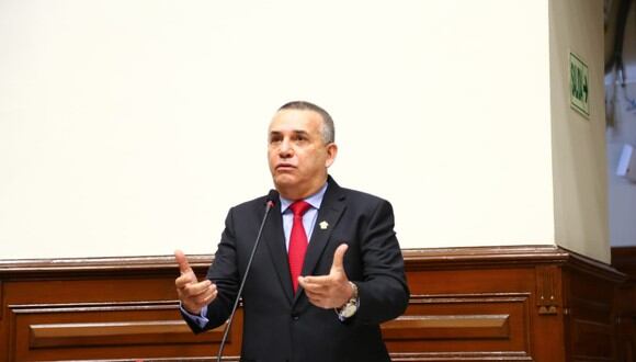 "No vamos hacer nada para perjudicar a la educación, ni el partido, ni la bancada, ni yo", señaló Urresti. (Foto: Congreso)
